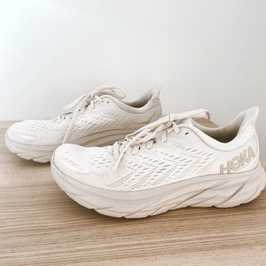 HOKA Clifton 8 Women’s size 9 EGGNOG